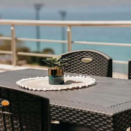 Rrapi Seaview Penthouse - By Eka Luxury *