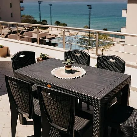 Rrapi Seaview Penthouse - By Eka Luxury Apartment